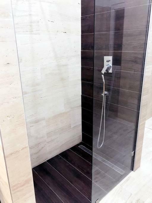 Apartment Grand Eliza 3bedroom Luxury Apt At Blaha Budapest