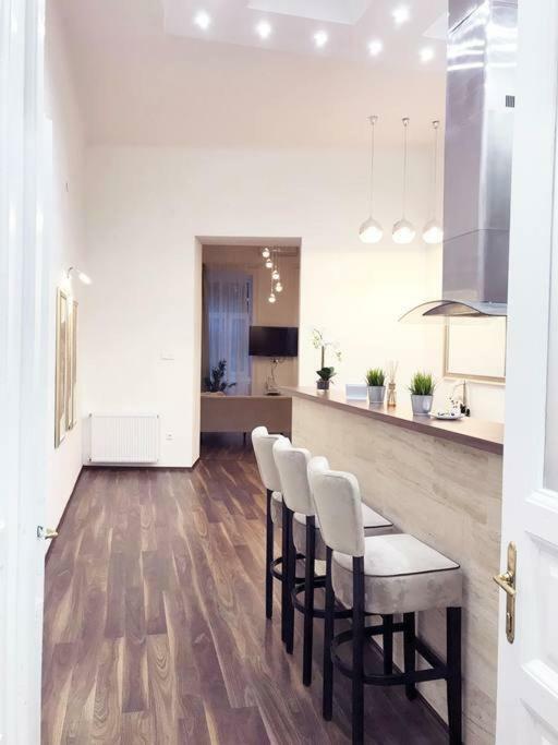 Grand Eliza 3bedroom Luxury Apt At Blaha Apartment