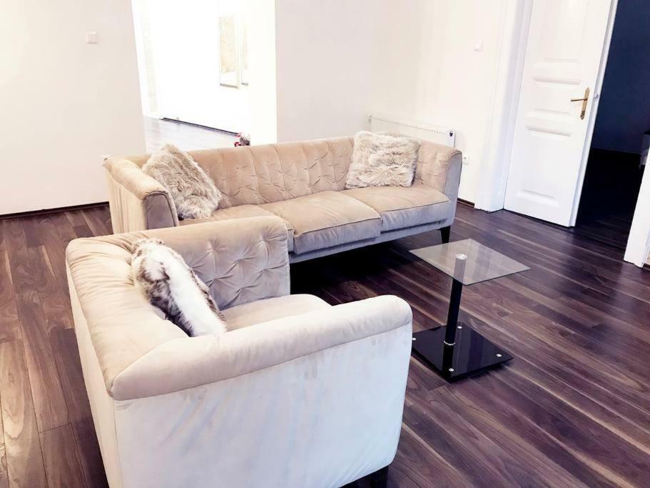Apartment Grand Eliza 3bedroom Luxury Apt At Blaha *
