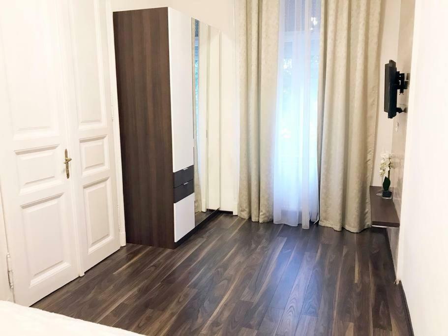 Apartment Grand Eliza 3bedroom Luxury Apt At Blaha Budapest