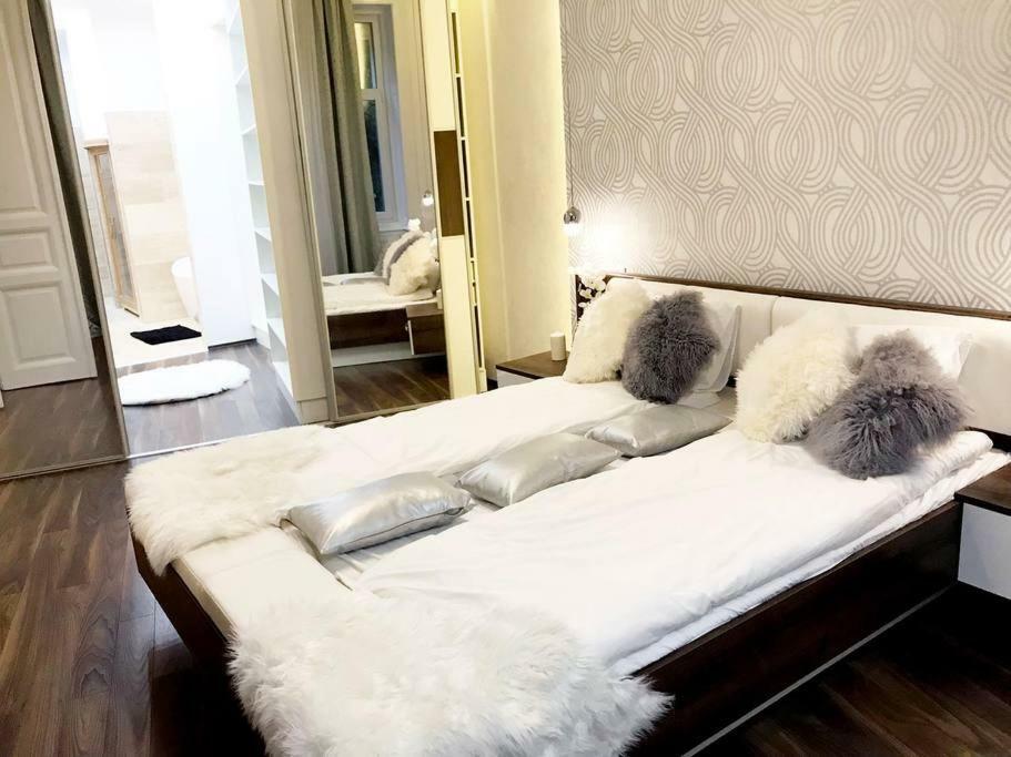 Apartment Grand Eliza 3bedroom Luxury Apt At Blaha